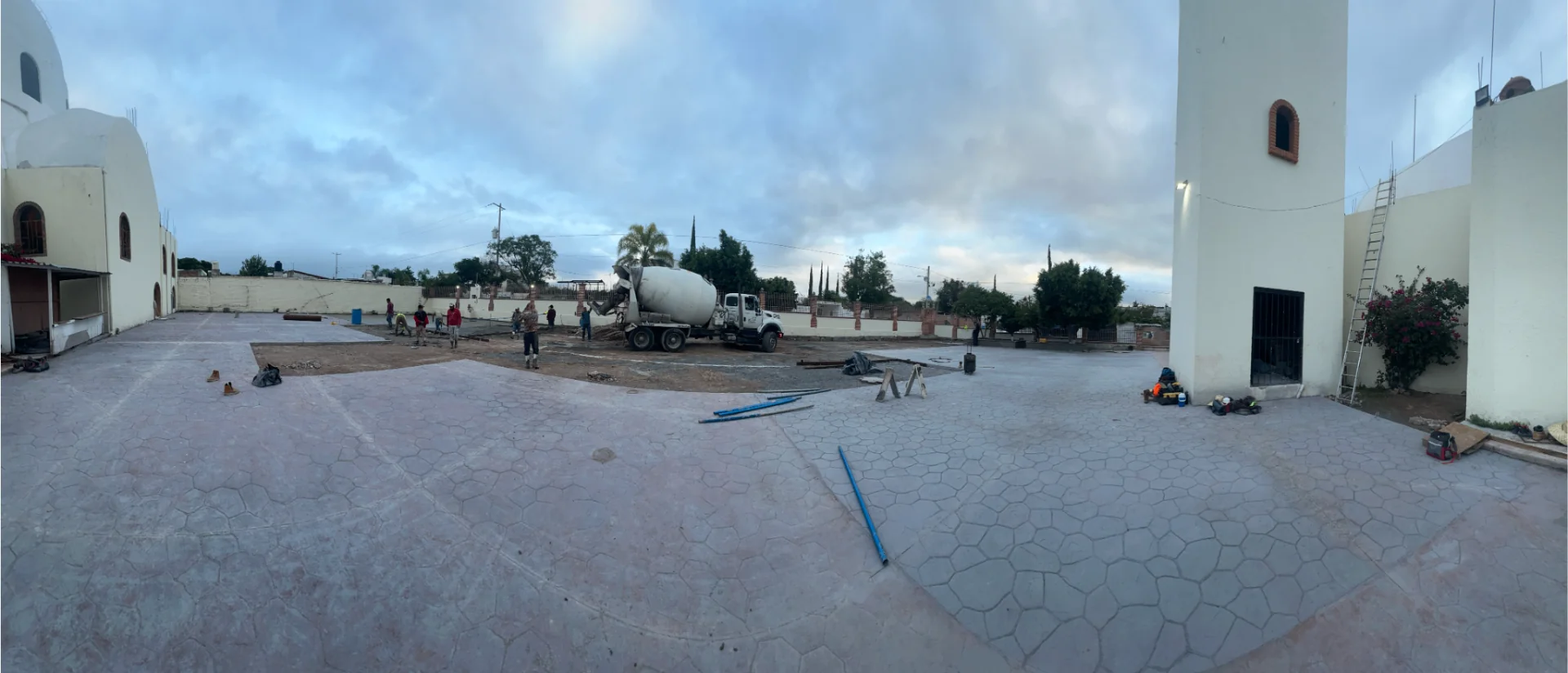 Suministro de 200 m³ de concreto para piso de la Iglesia San Antonio la Galera