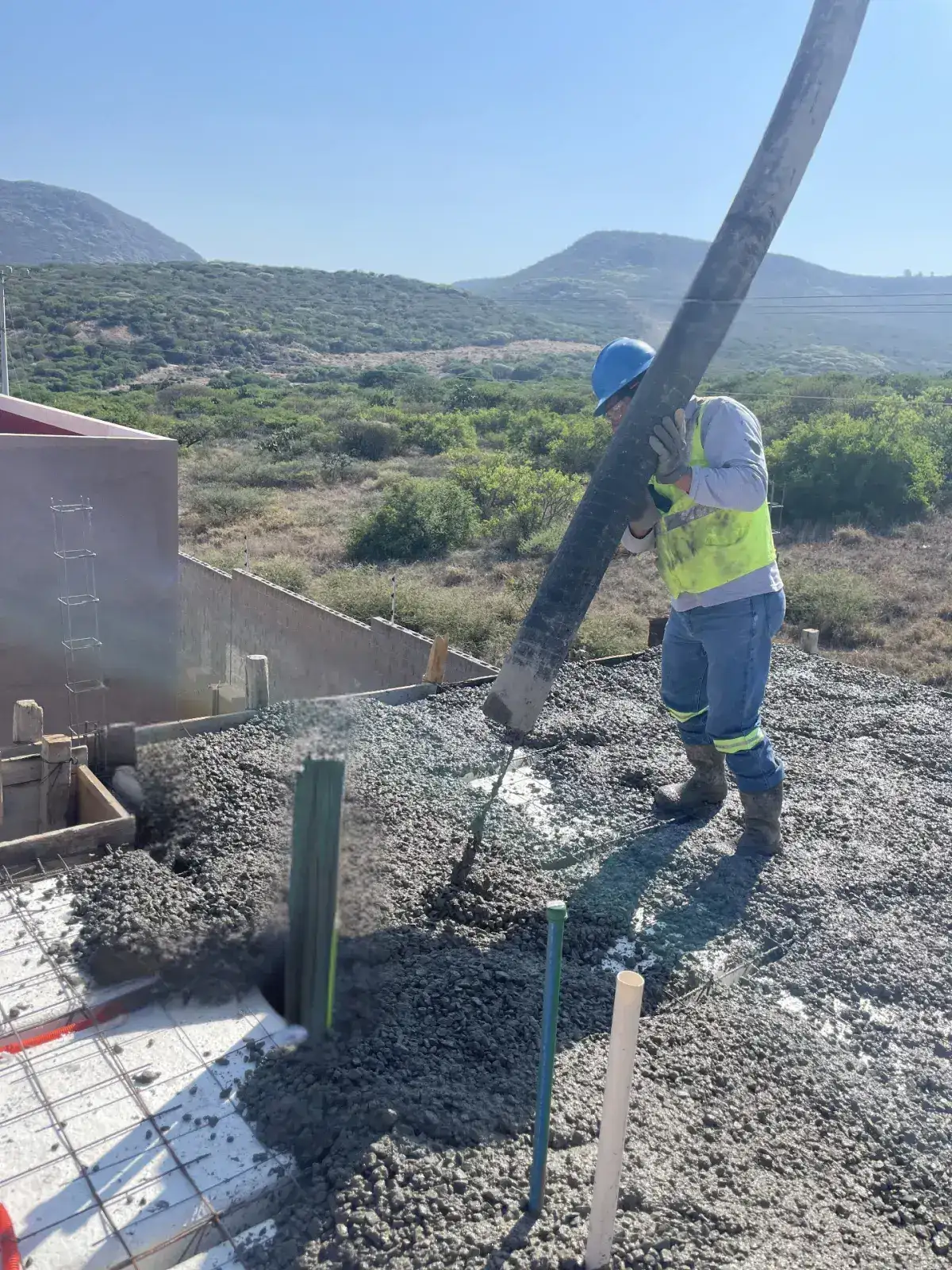 Suministro de concreto premezclado en Risco Altozano, Querétaro